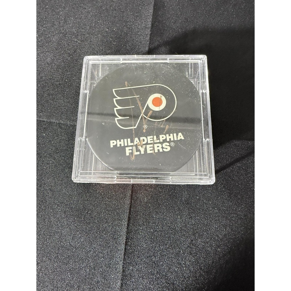Steve Mason Hand Signed Autograph Auto Philadelphia Flyers Puck Case